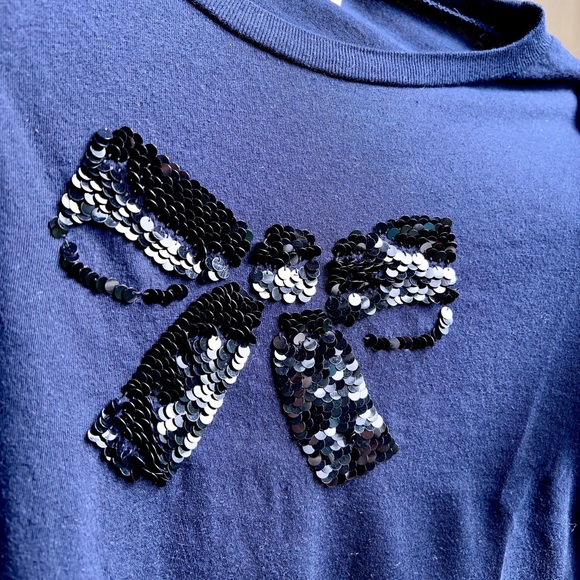 J. Crew Vintage Graphic Navy Tee w/ Black Sequined Bow. Size Med. Soft. - Picture 3 of 10